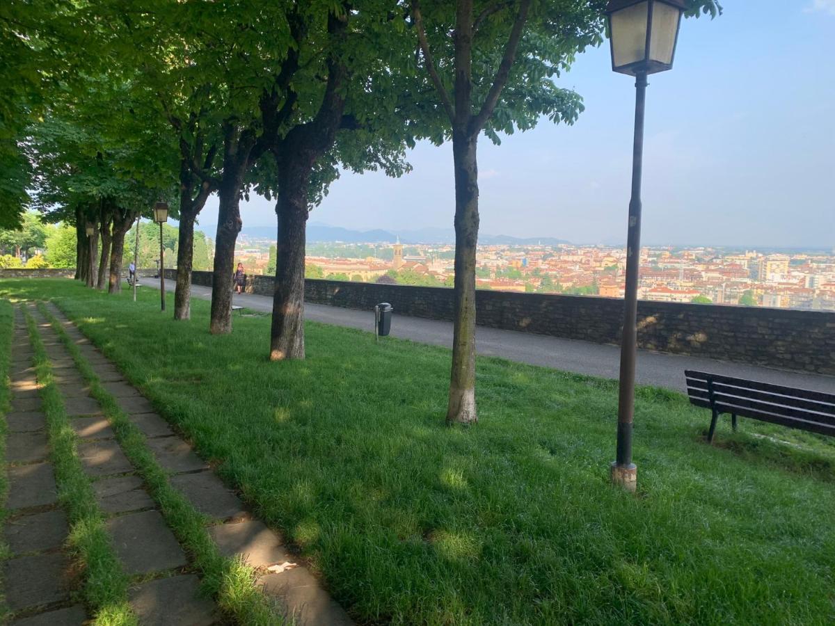 Houseberg Apartment Bergamo Bagian luar foto